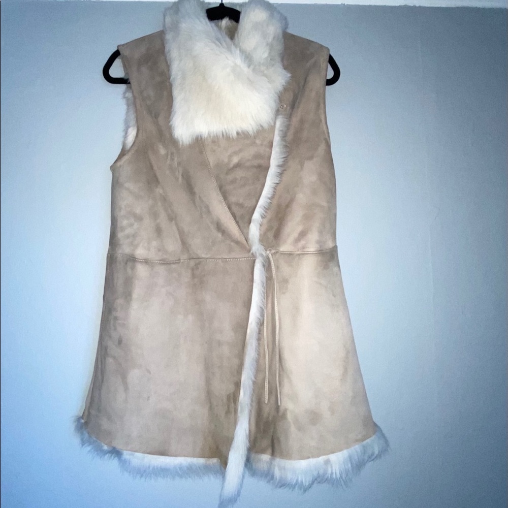 “Eleventy” shearling Vest 🎁 NWOT .